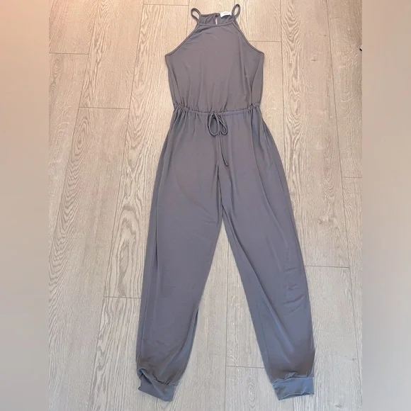 Lanston - Halter jumpsuit Size M - nutmeg from Revolve - Picture 2 of 8